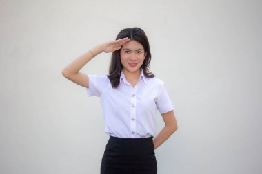 Taylandlı yetişkin üniversite üniforması güzel kız selamı.