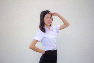 Taylandlı yetişkin üniversite üniforması güzel kız selamı.