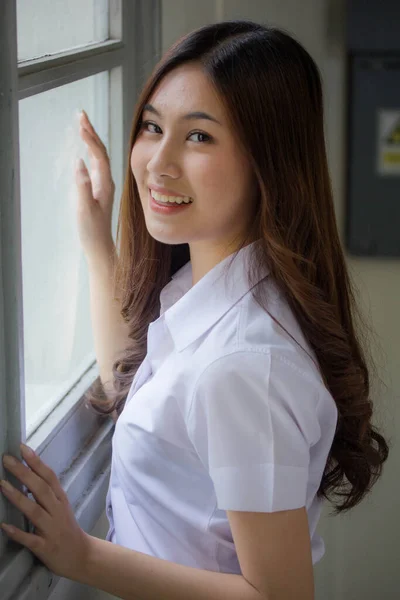 Tailandés Adulto Estudiante Universidad Uniforme Hermosa Chica Relax Sonrisa — Foto de Stock