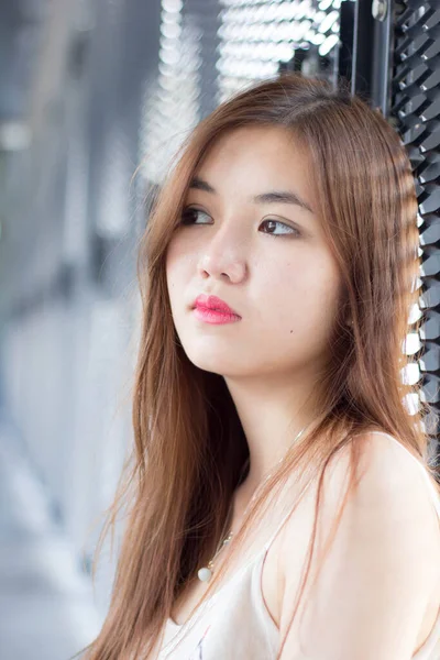 Portrét Thajské Dospělé Krásné Dívky Relaxovat Usmívat — Stock fotografie