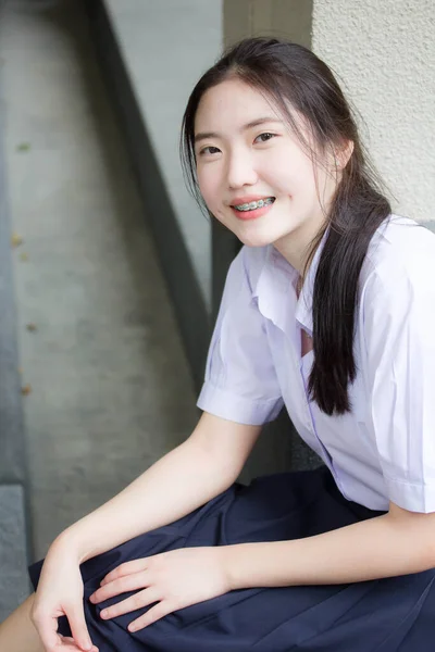 タイの中国の肖像ティーン美しいです女の子幸せとリラックス — ストック写真