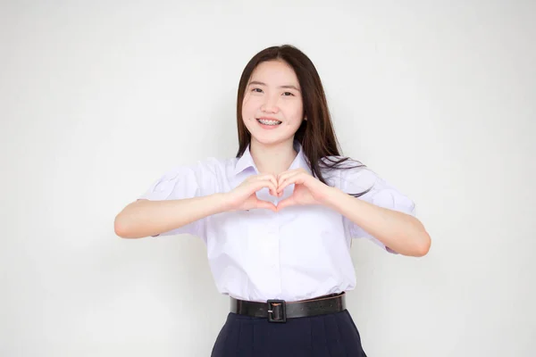 Taylandlı Liseli Üniformasının Portresi Güzel Bir Kız Kalbini Verir — Stok fotoğraf