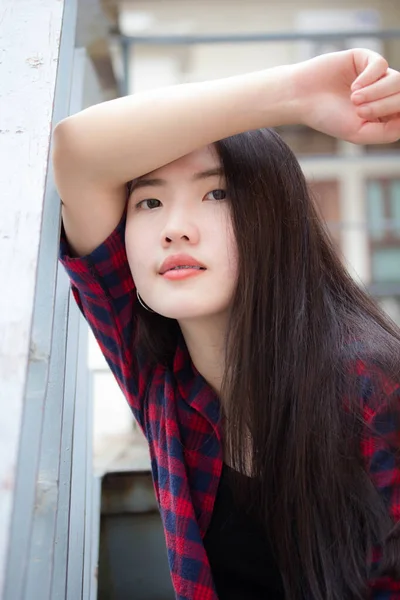 Retrato Tailandês China Adolescente Linda Menina Feliz Relaxar — Fotografia de Stock