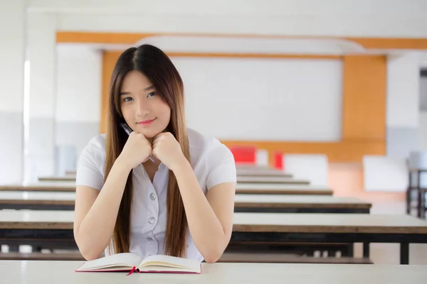 Ritratto Thai Adulto Studente Università Uniforme Bella Ragazza Lettura Rosso — Foto Stock