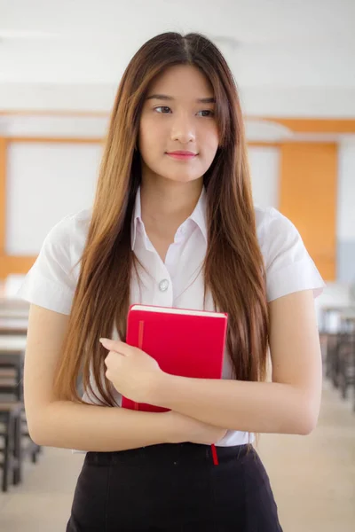 Portrét Thajské Dospělé Studentské Univerzity Uniforma Krásná Dívka Čtení Červená — Stock fotografie