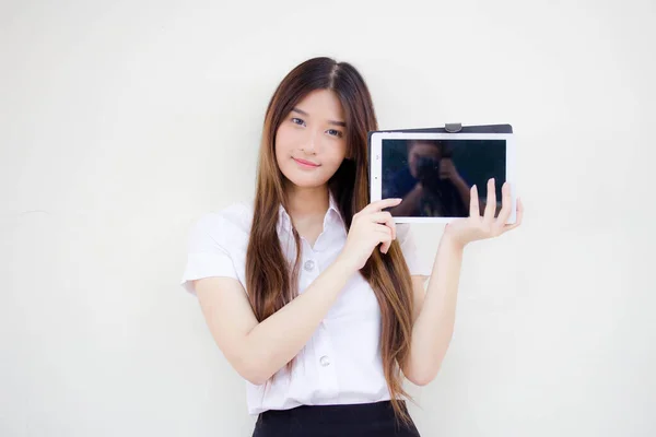 Retrato Tailandés Estudiante Adulto Universidad Uniforme Hermosa Chica Usando Tableta —  Fotos de Stock