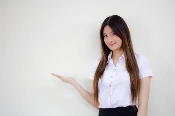 Retrato Tailandês Adulto Estudante Universidade Uniforme Bela Menina Apontando — Fotografia de Stock