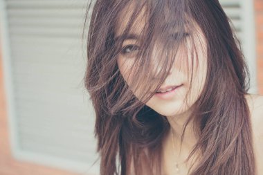 Tayland portresi yetişkin güzel kız rahatla ve gülümse