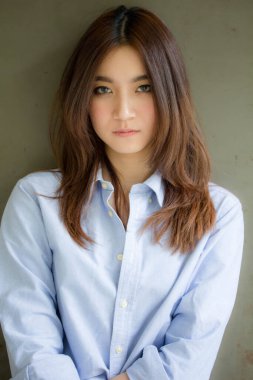 Tayland portresi yetişkin güzel kız rahatla ve gülümse