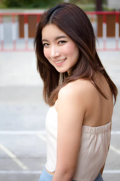 Ritratto Thai China Adulto Bella Ragazza Rilassarsi Sorridere — Foto Stock