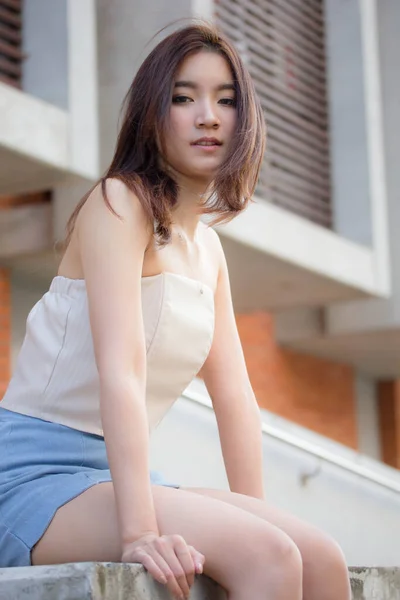 Retrato Tailandés China Adulto Hermosa Chica Relajarse Sonreír — Foto de Stock