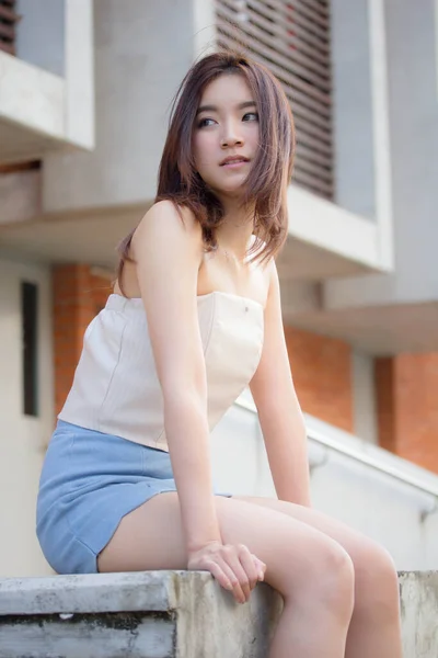 Ritratto Thai China Adulto Bella Ragazza Rilassarsi Sorridere — Foto Stock