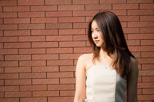 Tayland portresi yetişkin güzel kız rahatla ve gülümse