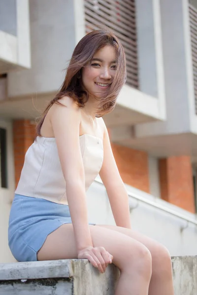 Ritratto Thai China Adulto Bella Ragazza Rilassarsi Sorridere — Foto Stock