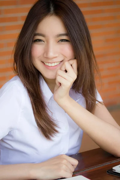 Portret Van Thai Volwassen Student Universiteit Uniform Mooi Meisje Ontspannen — Stockfoto