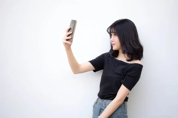 Retrato Tailandés Vietnam Adolescente Hermosa Chica Usando Teléfono Inteligente Selfie —  Fotos de Stock