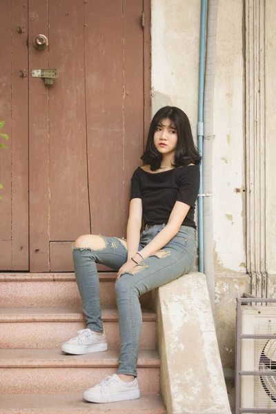 Portrait Vietnam Lycée Adolescent Belle Fille Heureuse Dans Style Vintage — Photo