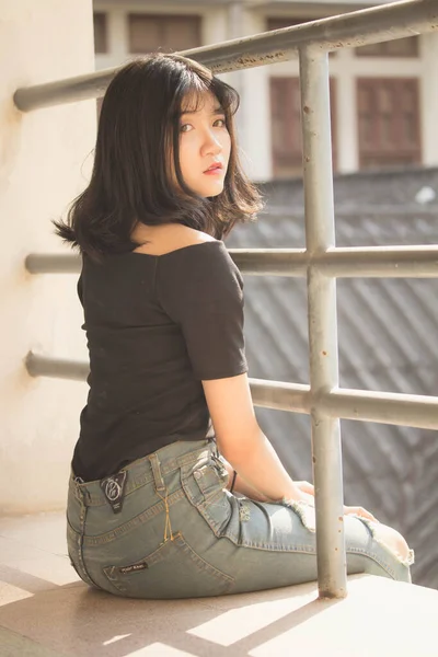 Portrait Vietnam Lycée Adolescent Belle Fille Heureuse Dans Style Vintage — Photo