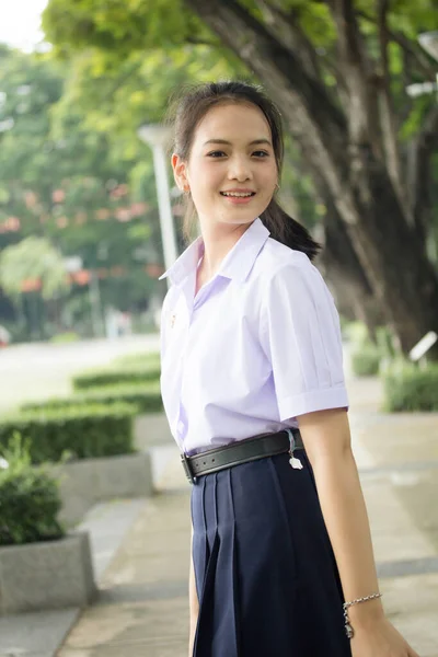 Ritratto Tailandese Scuola Superiore Studente Uniforme Giovanissima Bella Ragazza Felice — Foto Stock