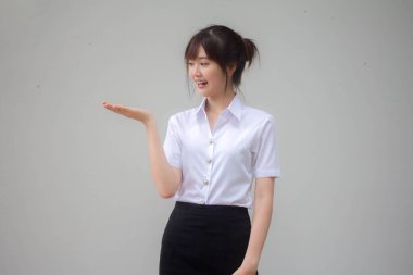 Taylandlı yetişkin üniversite üniforması güzel kız elini göster.