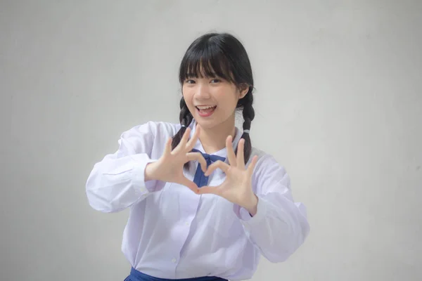 Retrato Tailandés Estudiante Secundaria Uniforme Hermosa Chica Dar Corazón —  Fotos de Stock