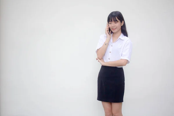 Thai Volwassen Student Universiteit Uniform Mooi Meisje Bellen Smart Phone — Stockfoto