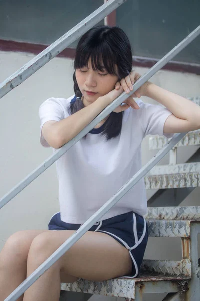 Thai Adolescent Belle Fille Japonais Sport Étudiant Uniforme Heureux Détendre — Photo