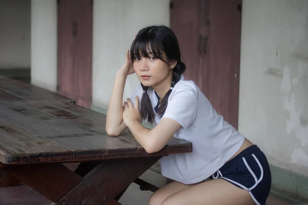 Тайский Подросток Красивая Девушка Японской Спортивной Форме Студент Счастлив Расслабиться — стоковое фото