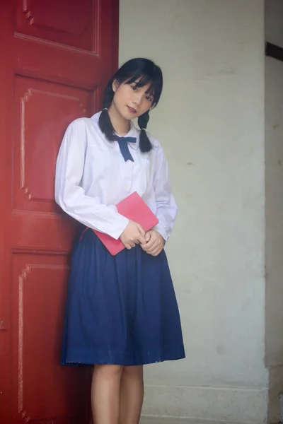 Tailandês Estudante Ensino Médio Uniforme Adolescente Linda Menina Feliz Relaxar — Fotografia de Stock