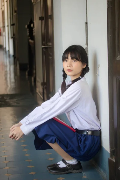 Porträtt Thai Gymnasiet Student Uniform Tonåring Vacker Flicka Glad Och — Stockfoto