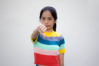 Asia Thai ergen tişörtü. Güzel bir kız hoşlanmaz.