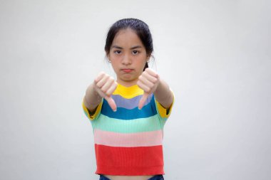 Asia Thai ergen tişörtü. Güzel bir kız hoşlanmaz.