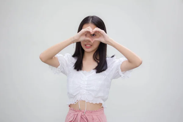 Ásia Tailandês Adolescente Branco Shirt Bela Menina Dar Coração — Fotografia de Stock