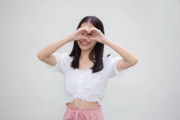 Ásia Tailandês Adolescente Branco Shirt Bela Menina Dar Coração — Fotografia de Stock