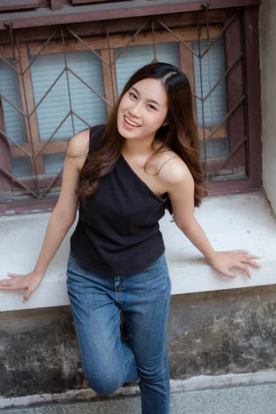 Portrait Thai China Adult Beautiful Girl Black Shirt Blue Jeans — Stock Photo, Image