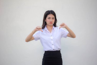 Taylandlı yetişkin üniversite üniforması. Güzel bir kız hoşlanmaz.