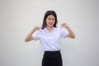 Taylandlı yetişkin üniversite üniforması. Güzel bir kız hoşlanmaz.