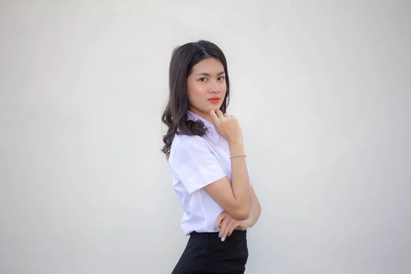 Tajski Dorosły Student Uniwersytet Mundur Piękna Dziewczyna Relaks Uśmiech — Zdjęcie stockowe