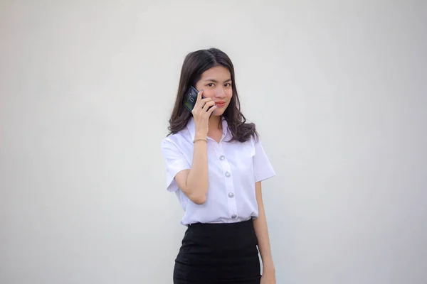 Thai Adult Student Universität Uniform Hübsch Mädchen Calling Smart Phone — Stockfoto