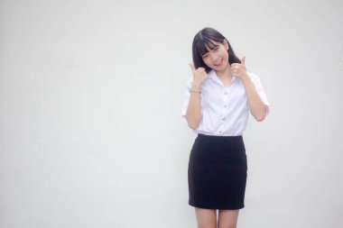 Taylandlı yetişkin öğrenci üniforması. Harika bir kız.