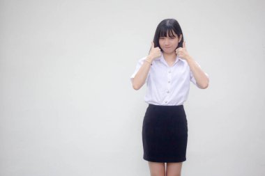 Taylandlı yetişkin öğrenci üniforması. Harika bir kız.