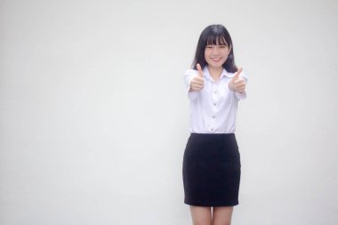 Taylandlı yetişkin öğrenci üniforması. Harika bir kız.