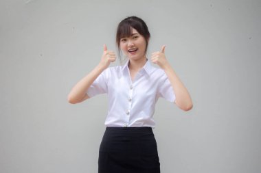 Taylandlı yetişkin öğrenci üniforması. Harika bir kız.