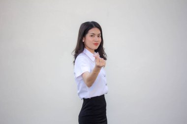 Taylandlı yetişkin öğrenci üniforması. Güzel kalp ver.