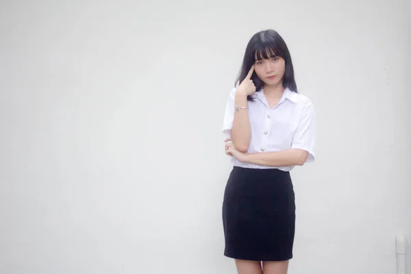 Tajski Dorosły Student Uniwersytet Mundur Piękna Dziewczyna Myśleć — Zdjęcie stockowe