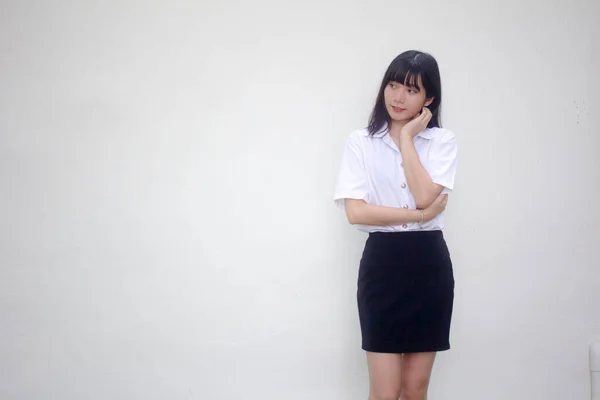 Thai Adult Student Universität Uniform Schöne Mädchen Entspannen Und Lächeln — Stockfoto