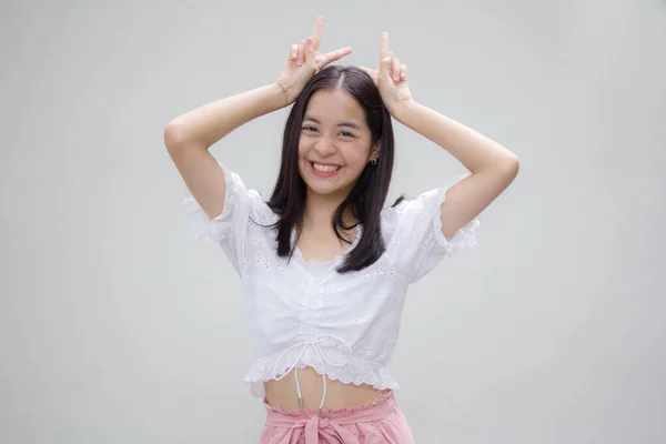 Ásia Tailandês Adolescente Branco Shirt Bela Menina Vitória — Fotografia de Stock