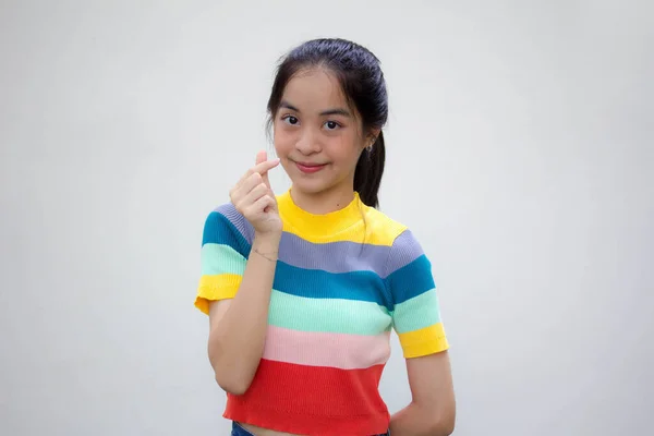Asiático Tailandés Adolescente Color Camiseta Hermosa Chica Dar Corazón —  Fotos de Stock