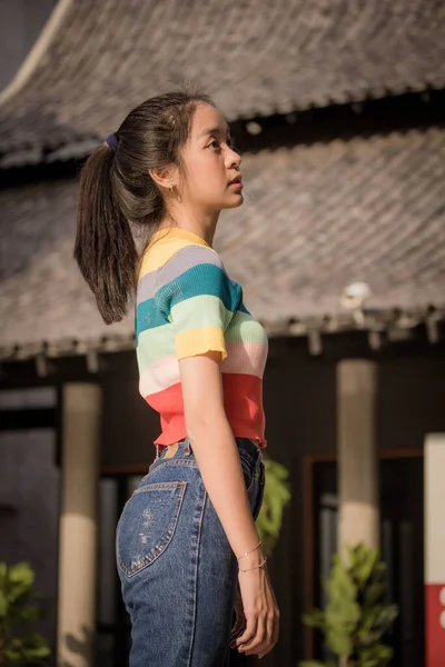 Asia Thai Teen Colore Shirt Bella Ragazza Sorriso Relax — Foto Stock