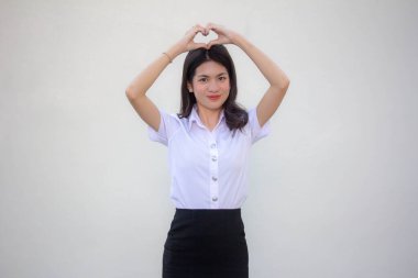 Taylandlı yetişkin öğrenci üniforması. Güzel kalp ver.